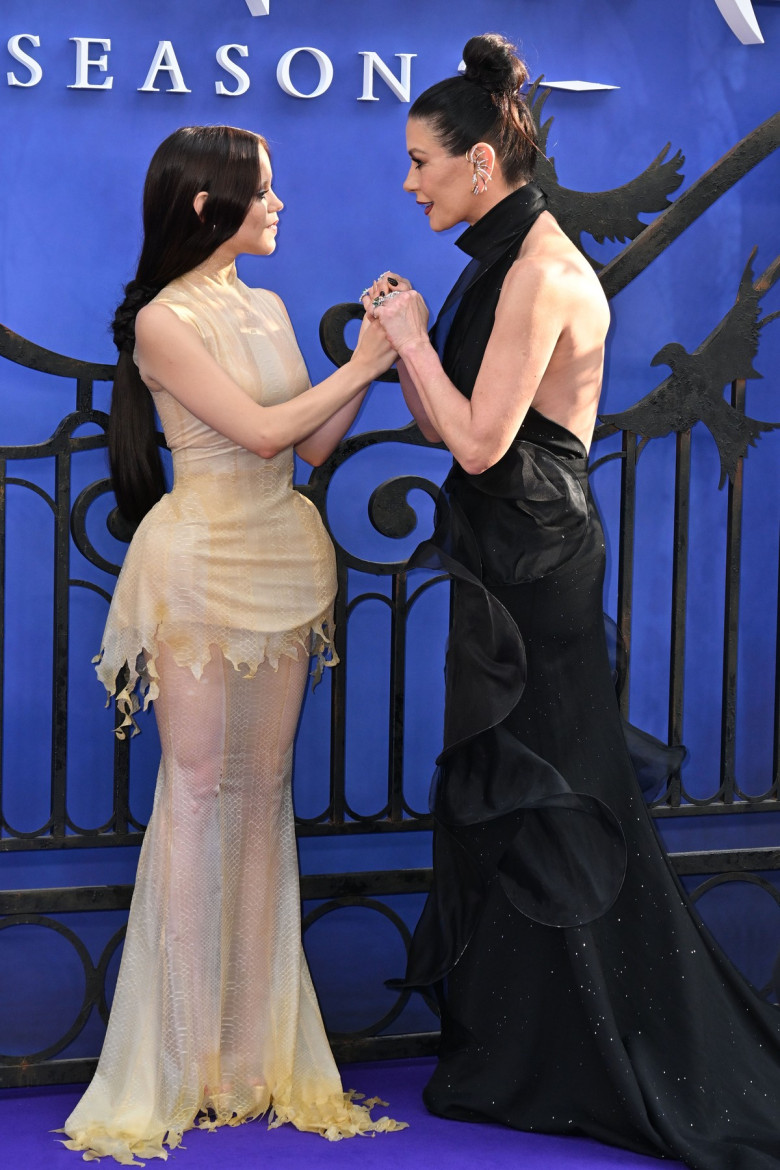 Jenna Ortega și Catherine Zeta-Jones