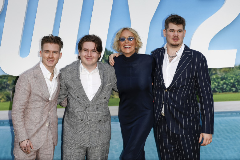 Sharon Stone alături de fiii săi/ Profimedia