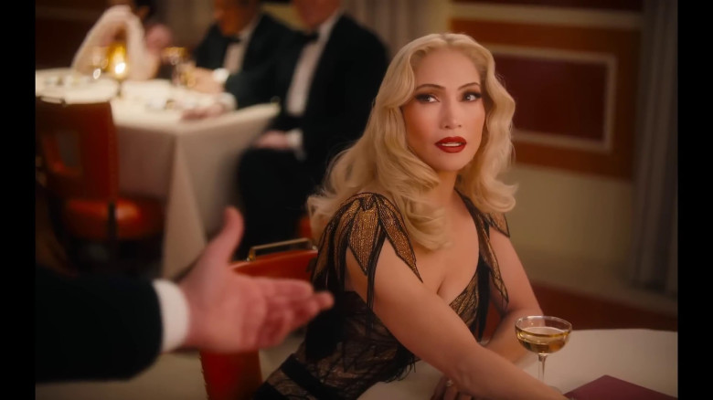 Jennifer Lopez goes blonde in 'Kiss of the Spider Woman'