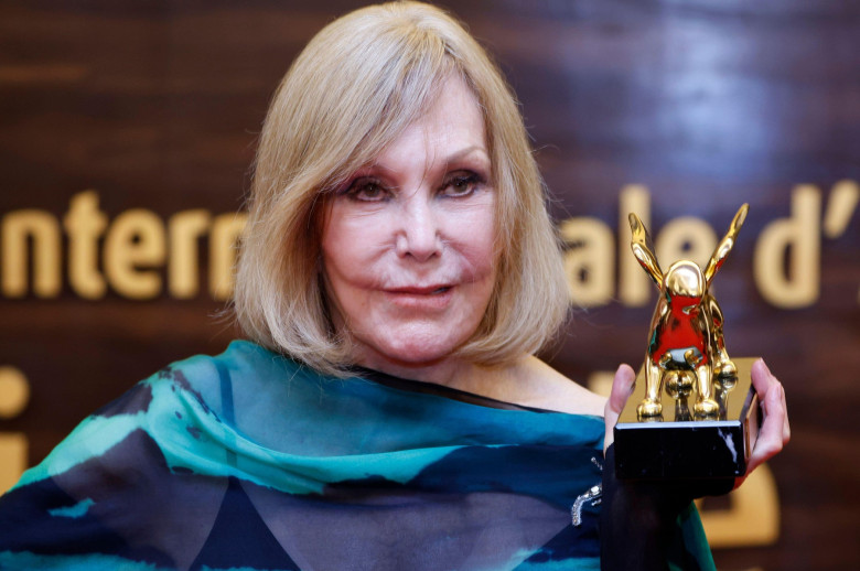 Kim Novak mit dem Goldenen Löwen für ihr Lebenswerk auf der Biennale di Venezia 2025 / 82. Internationale Filmfestspiele von Venedig. Venedig, 01.09.2025