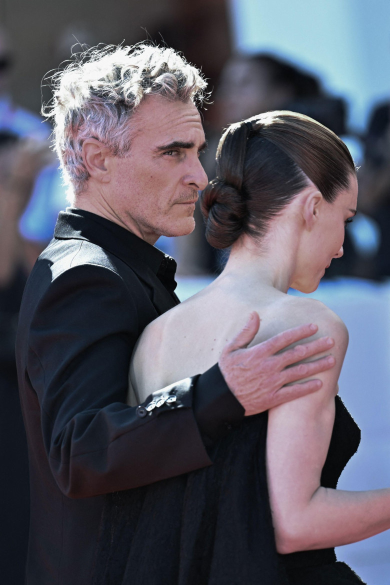 Joaquin Phoenix și Rooney Mara