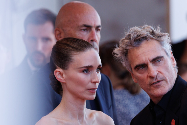 Joaquin Phoenix și Rooney Mara