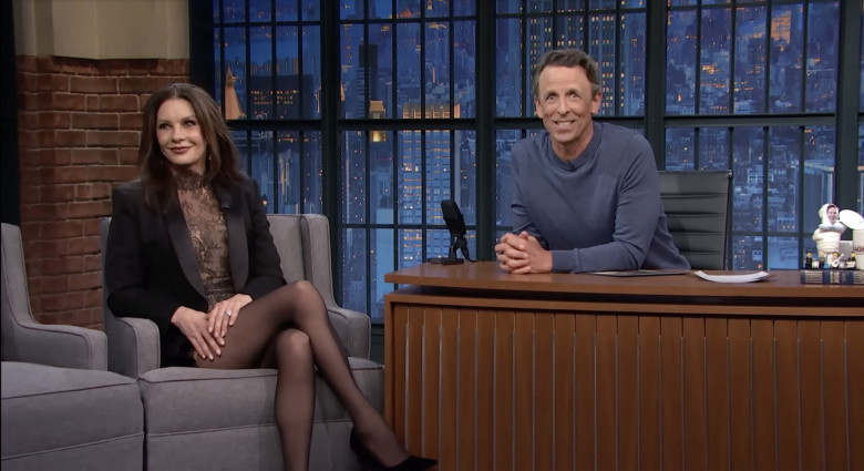 Catherine Zeta-Jones participe à l'émission "Late Night with Seth Meyers" (NBC)