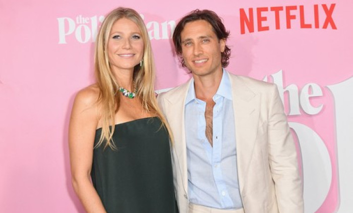 Gwyneth Paltrow și soțul ei, Brad Falchuk