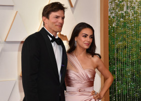 Mila Kunis și Asthon Kutcher (2)
