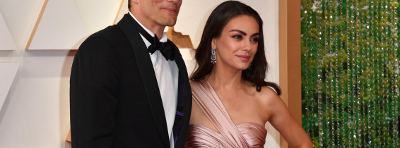 Mila Kunis și Asthon Kutcher (2)