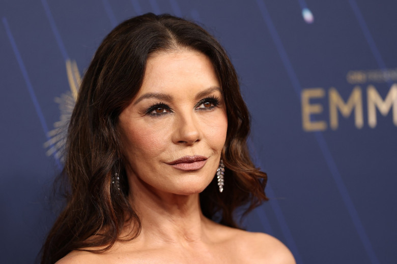 Catherine Zeta-Jones, la gala de decernare a premiilor Emmy (8)
