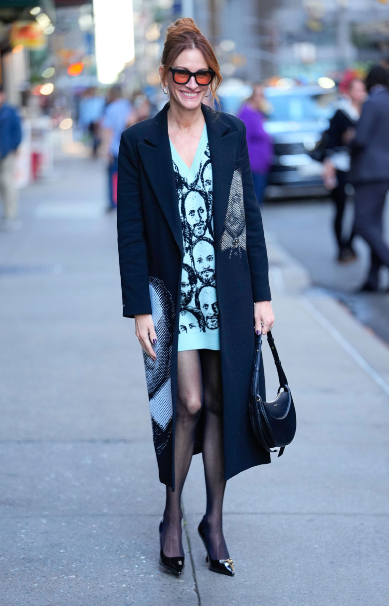 Julia Roberts is seen in Manhattan, New York City - 10/1/25