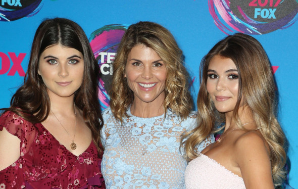 ***FILE PHOTO*** Lori Loughlin and husband, Mossimo Giannulli, will plead guilty to conspiracy charges in connection with securing fraudulent admission of their two daughters. LOS ANGELES, CA - AUGUST 13: Isabella Giannulli, Lori Loughlin and Olivia Jade,