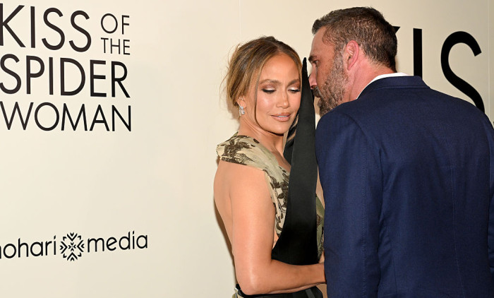 "Kiss Of The Spider Woman", Jennifer Lopez și ben affleck