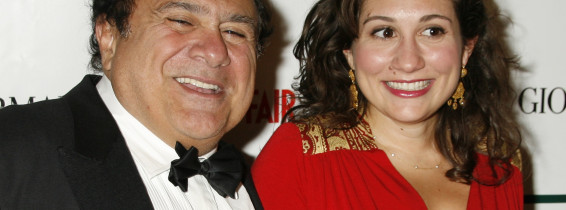 Lucy si Danny DeVito