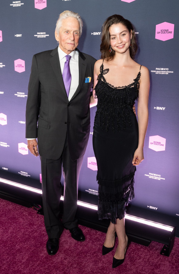 Michael Douglas și Carys Zeta Douglas