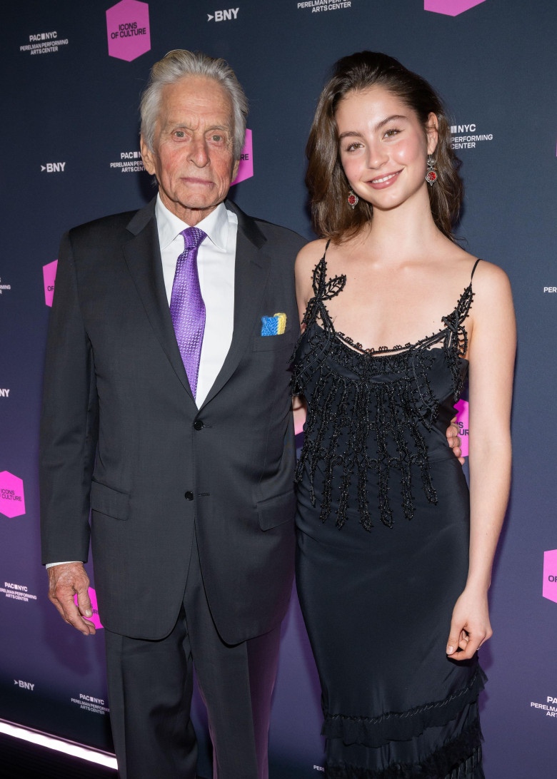 Michael Douglas și Carys Zeta Douglas