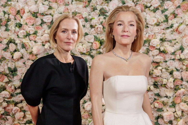 Reacția virală a lui Gillian Anderson când și-a văzut dublura de ceară/ Profimedia