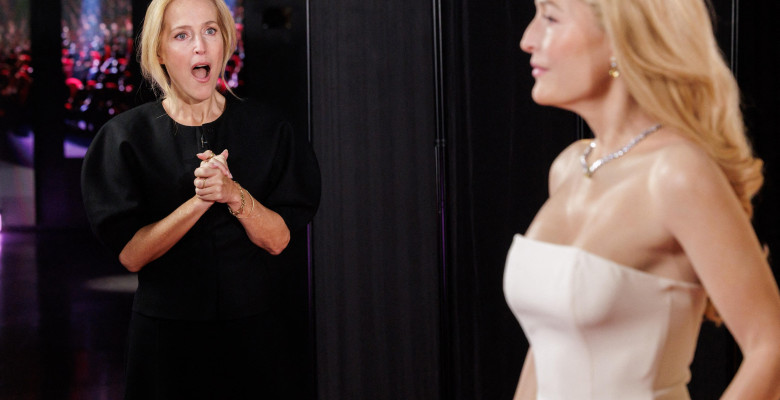 Reacția virală a lui Gillian Anderson când și-a văzut dublura de ceară/ Profimedia