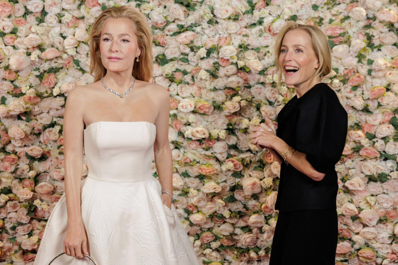 Reacția virală a lui Gillian Anderson când și-a văzut dublura de ceară/ Profimedia