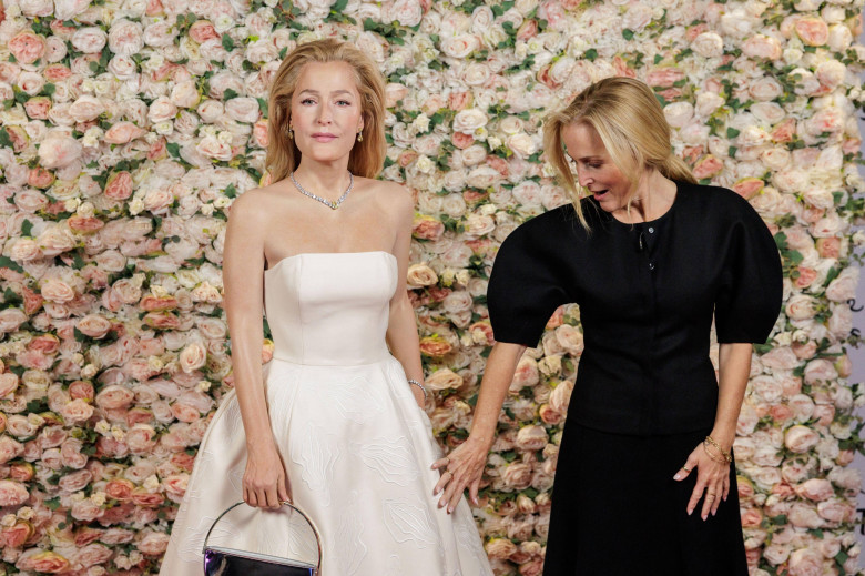 Reacția virală a lui Gillian Anderson când și-a văzut dublura de ceară/ Profimedia