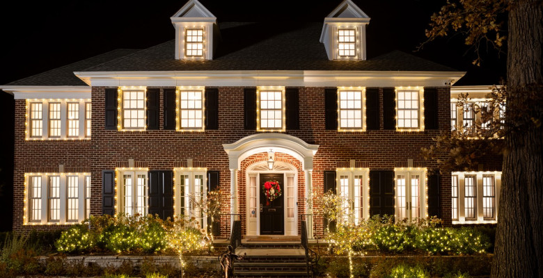 A Holiday Wish Come True! The Real-Life 'Home Alone' House is Now Bookable on Airbnb.