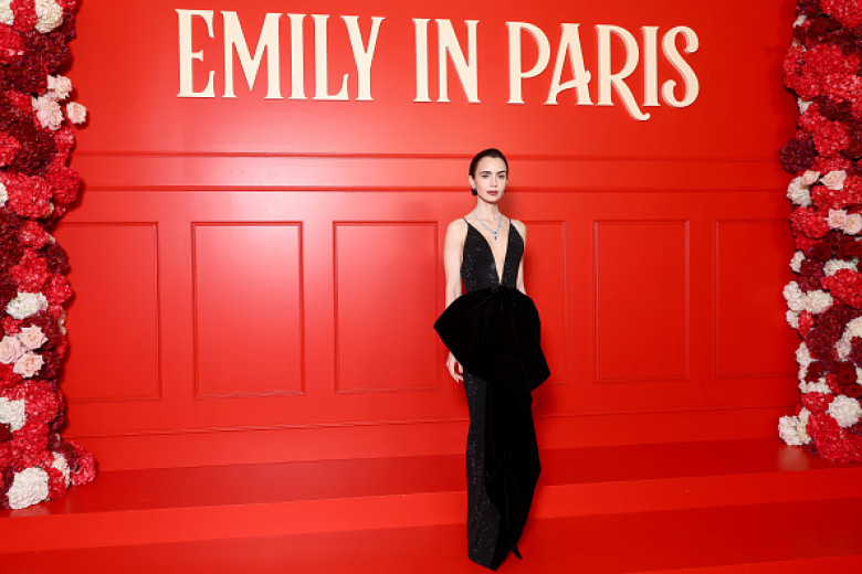 Lily Collins la premiera sezonului 5 din „Emily in Paris”/Getty Images