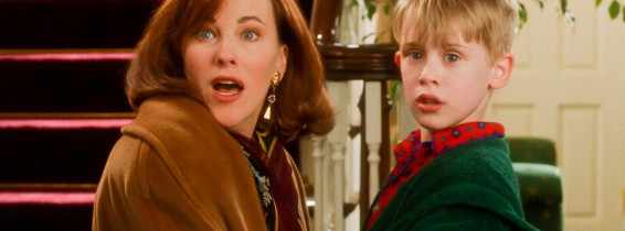 Macaulay Culkin și Catherine O'Hara în Home Alone
