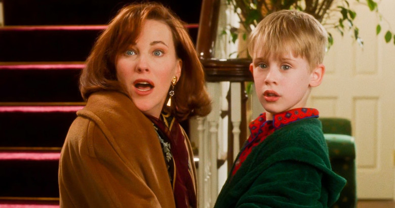 Macaulay Culkin și Catherine O'Hara în Home Alone