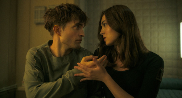 Anamaria Vartolomei si Robert Pattinson