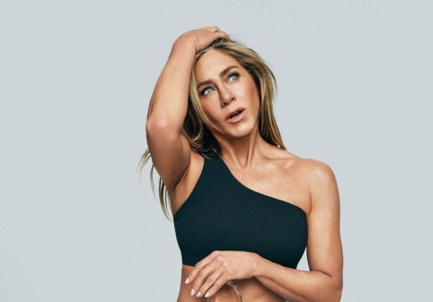 Jennifer Aniston stars in new advertising photoshoot for the latest 'Smartwater’ campaign