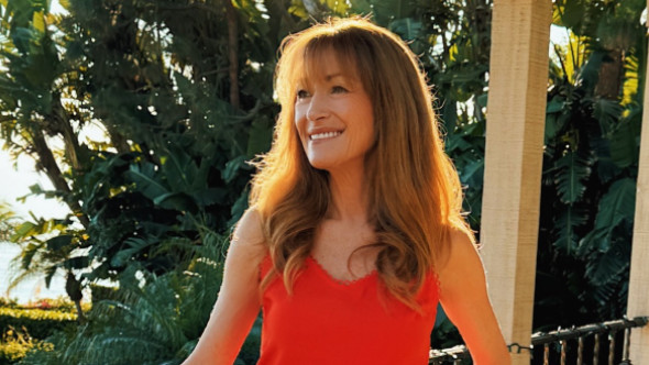 Jane Seymour împlinește 75 de ani și e superbă. Timpul trece frumos pentru ea: siluetă impecabilă, iubire puternică, zâmbet neschimbat