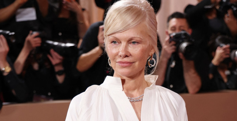 Pamela Anderson (21)