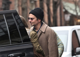 EXCLUSIVE Bradley Cooper And Gigi Hadid Share A Kiss After A Lunch Date