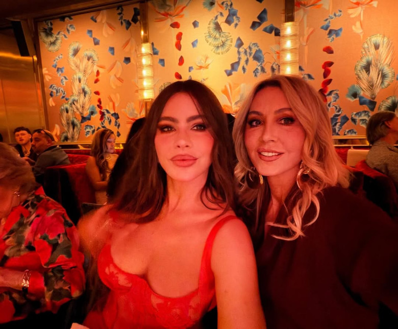 Sofia Vergara, cină în Miami cu familia și prietenii/ Foto: Instagram