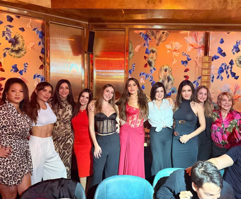 Sofia Vergara, cină în Miami cu familia și prietenii/ Foto: Instagram