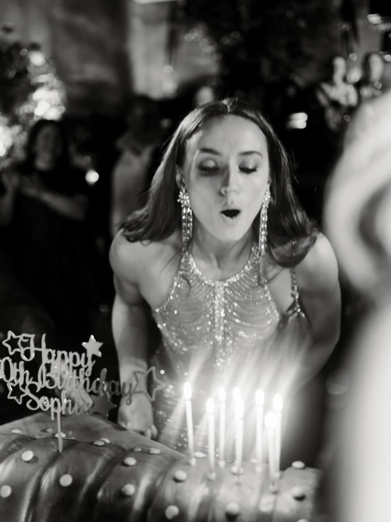 sophie turner, petrecere de zi de nastere, 30 de ani (2)