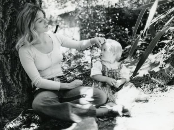 Christina Applegate si mama ei