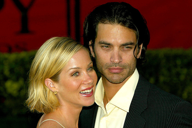 Christina Applegate și Johnathon Schaech