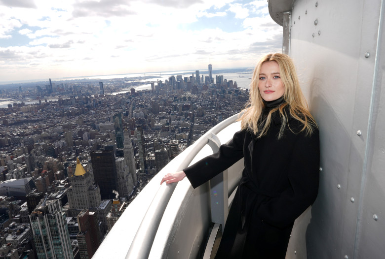 Sarah Pidgeon and Paul Anthony Kelly Visit the Empire State Building