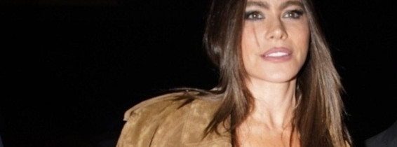 Sofia Vergara turns heads on arrival at Hotel Costes during Paris Fashion Week