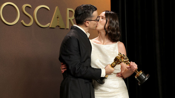 Cine este Natalie Musteață, regizoarea cu origini române premiată la Oscar 2026 alături de soțul ei. Ce spunea despre familia ei