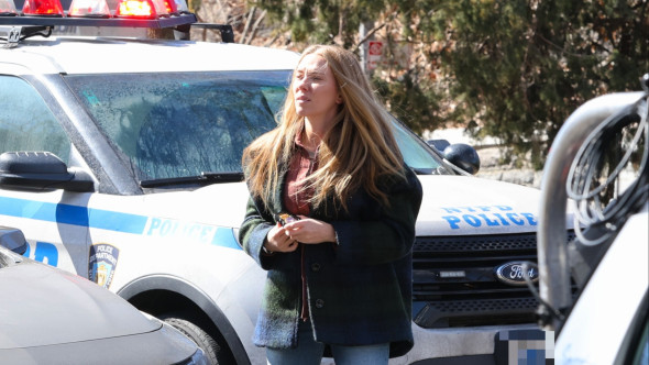 Scarlett Johansson, fără machiaj pe platourile „The Exorcist”. Actrița a surprins cu o apariție naturală în mijlocul filmărilor