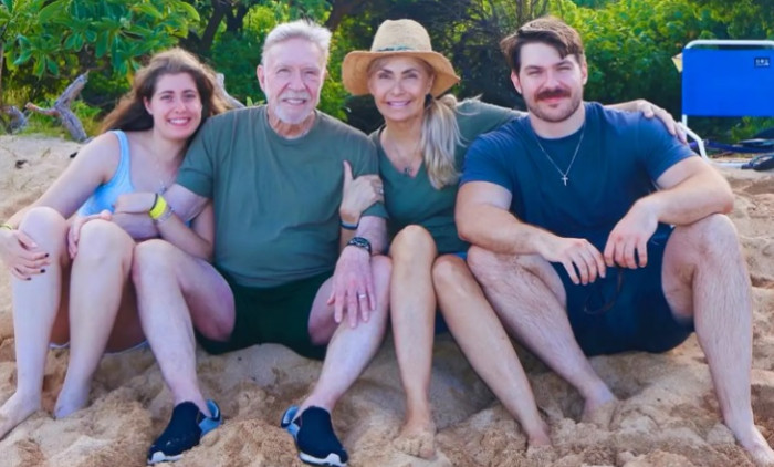 Gemenii lui Chuck Norris, mesaje sfâșietoare după moartea tatălui lor