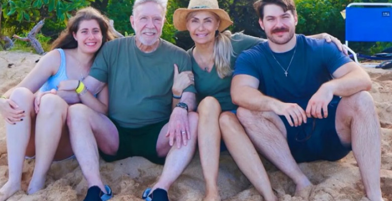 Gemenii lui Chuck Norris, mesaje sfâșietoare după moartea tatălui lor