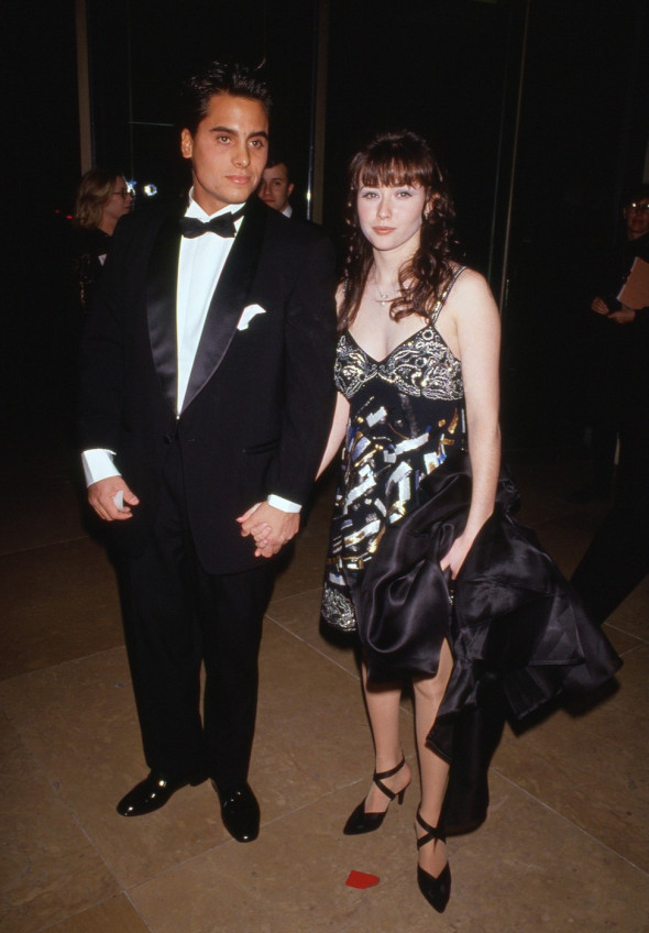 **FILE PHOTO** Shannen Doherty Has Passed Away. Ashley Hamilton and Shannen Doherty Circa 1990 s Copyright: xRalphxDomin