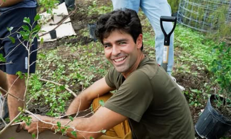 Adrian Grenier (3)