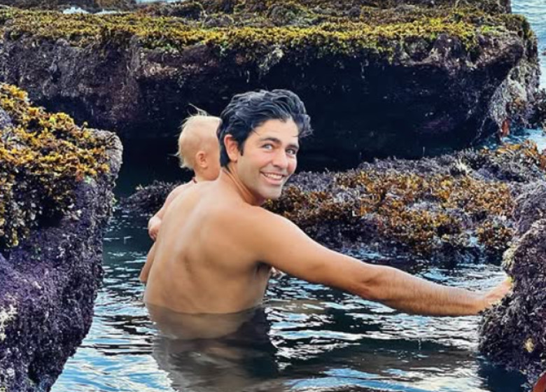 Adrian Grenier (9)