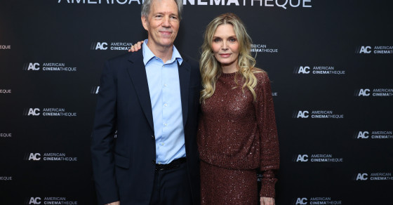 Sunt căsătoriți de 33 de ani. Michelle Pfeiffer și David E. Kelley, doi îndrăgostiți pe covorul roșu la un eveniment în LA