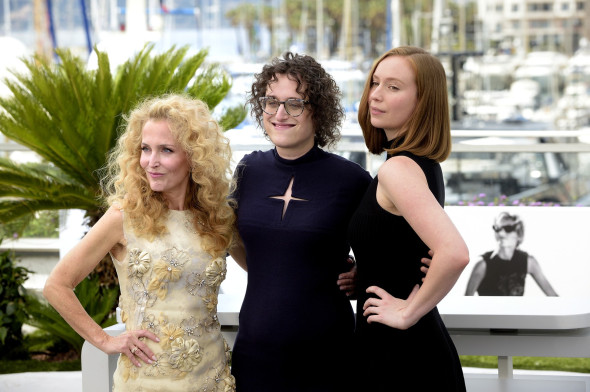 Gillian Anderson, Jane Schoenbrun, Hannah Einbinder