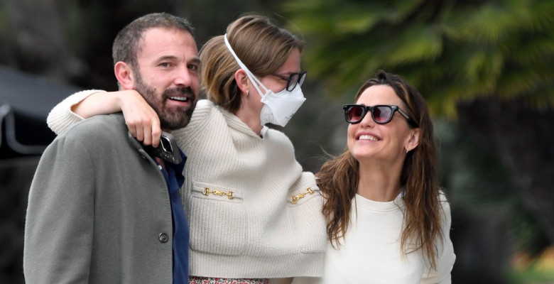 EXCLUSIVE: Ben Affleck and Jennifer Garner Reunite With Daughter Violet in Los Angeles