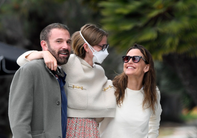 EXCLUSIVE: Ben Affleck and Jennifer Garner Reunite With Daughter Violet in Los Angeles