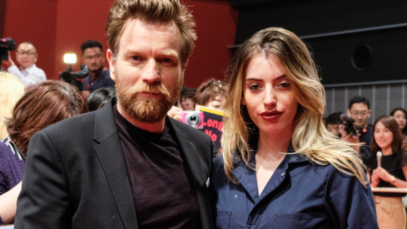 Ewan McGregor abia și-a putut stăpâni lacrimile în fața publicului. Povestea din spatele reconcilierii cu fiica sa, Clara