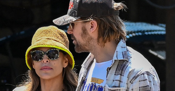 Detaliul care nu le-a scăpat fanilor. Eva Mendes și-a arătat singurul tatuaj din viața ei, dedicat lui Ryan Gosling